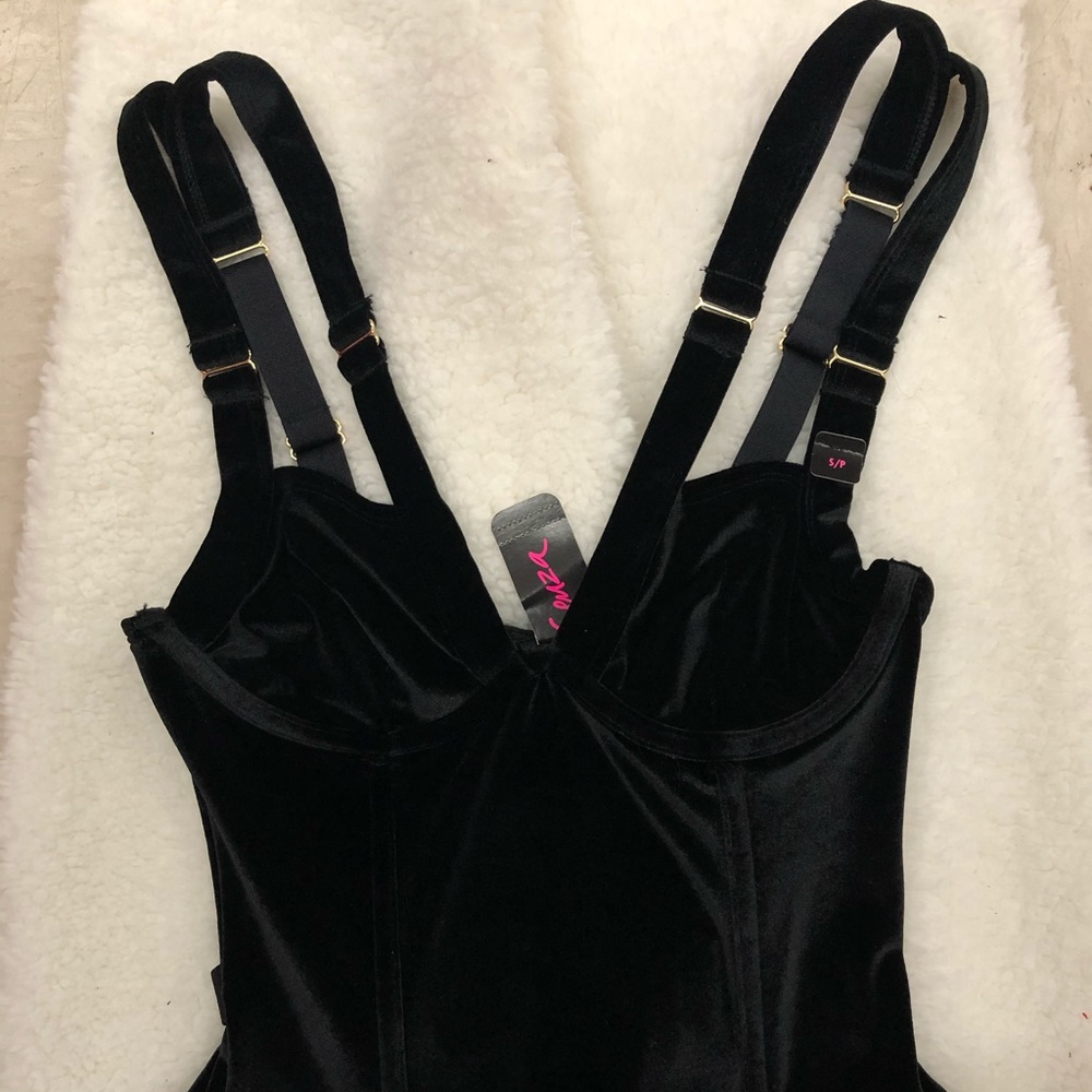 Velvet bustier NEW